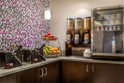 La Quinta Inn & Suites by Wyndham Binghamton - Johnson City image 12