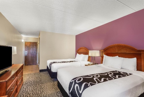 La Quinta Inn & Suites by Wyndham Binghamton - Johnson City image 2