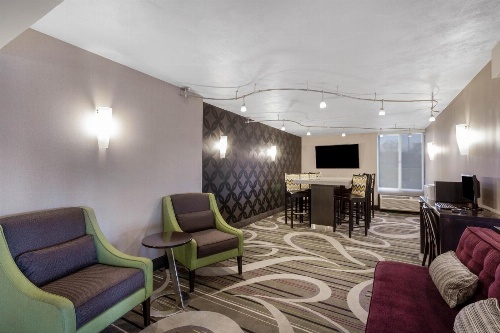 La Quinta Inn & Suites by Wyndham Binghamton - Johnson City image 4