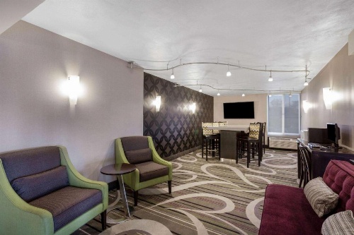 La Quinta Inn & Suites by Wyndham Binghamton - Johnson City image 37