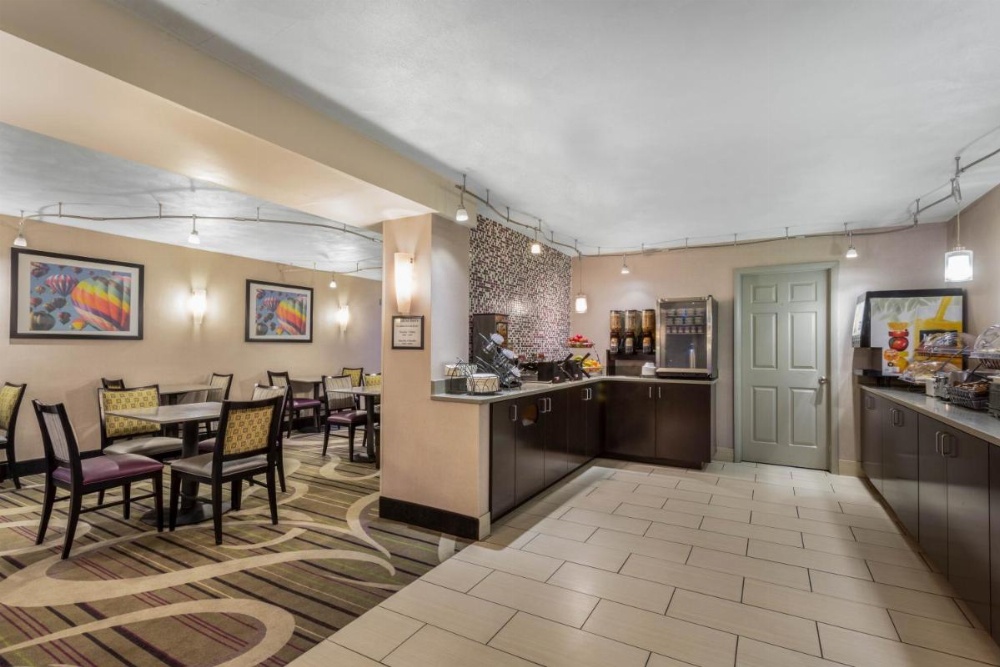 La Quinta Inn & Suites by Wyndham Binghamton - Johnson City Image 7