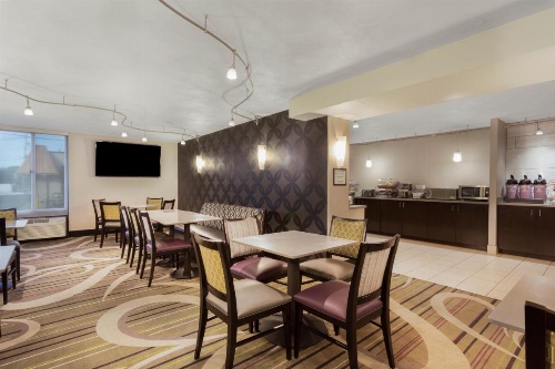 La Quinta Inn & Suites by Wyndham Binghamton - Johnson City image 8